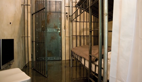 Habitación (Jail House Cell)