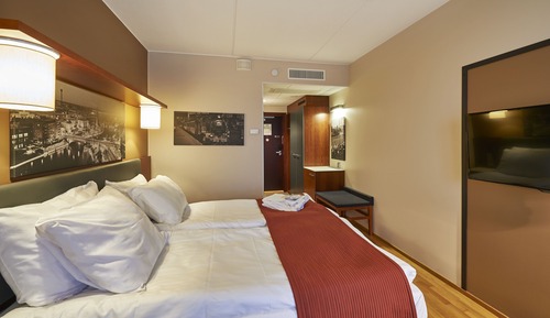 Habitación estándar, 1 cama de matrimonio grande (Top Floor)