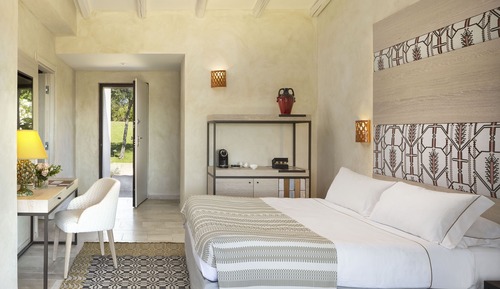 Grand Deluxe Room - Kids & Teens Free