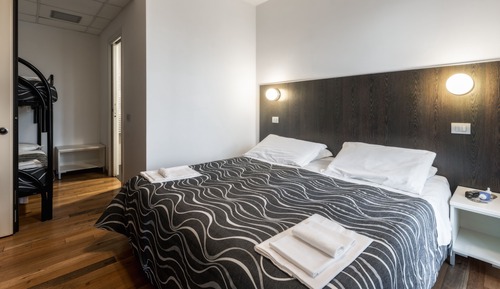 Habitación triple Confort, baño privado (Galileo Galilei )