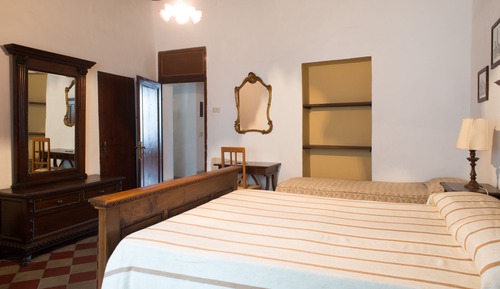 Habitación cuádruple familiar, 1 habitación, baño privado, vistas a la ciudad