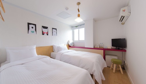 44)Twin Room