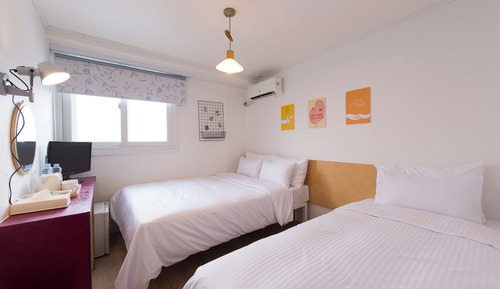 43)Triple Room