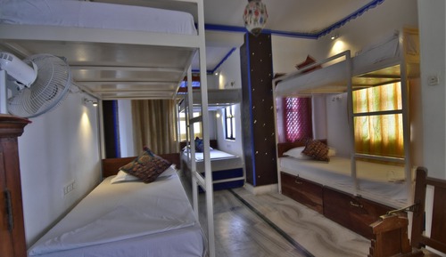 Habitación familiar, varias camas