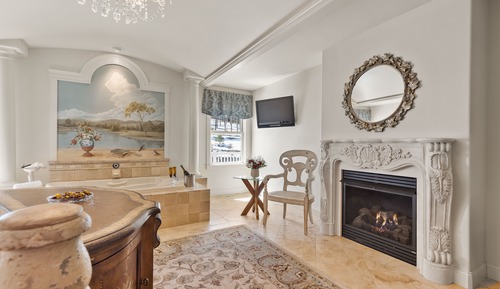 Suite 8