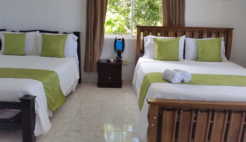 Habitación cuádruple estándar, varias camas