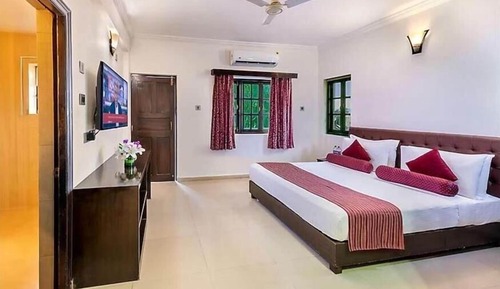Apartment, Multiple Beds, Kitchen (Kitchen,2 Single, 1 King)