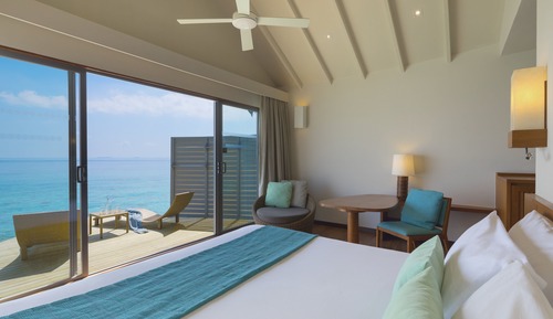 Villa, 1 cama de matrimonio grande, sobre el agua