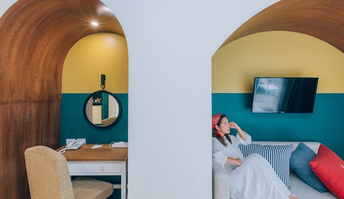 Deluxe Roomy