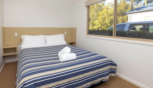 Superior Lake View 2 Bedroom Villa - Sleeps 6