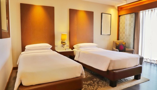 2 Twin Beds