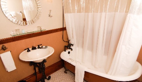 Mansion King Parlor Suite - Private Detached Bathroom