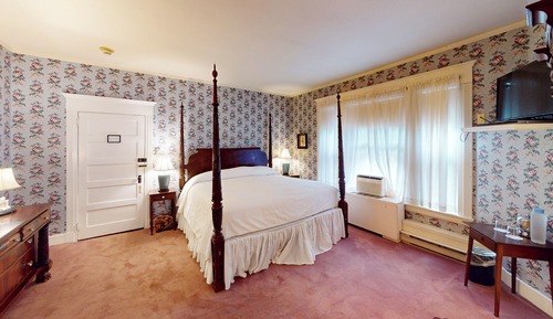 Suite (Main Inn King)