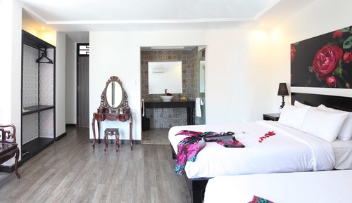 Habitación familiar, balcón