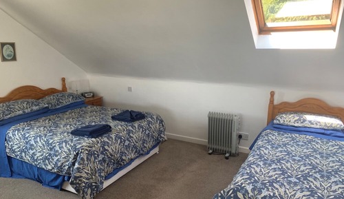 Suite, baño privado (for upto 4 people)