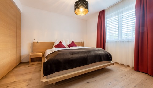 Apartamento superior, 2 habitaciones, terraza, en la zona del jardín (72 Square Meters)