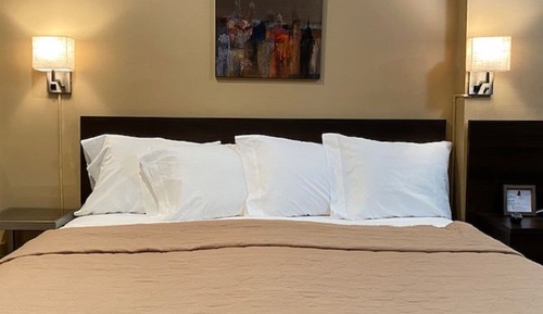 Habitación superior, 1 cama de matrimonio grande, frigorífico y microondas