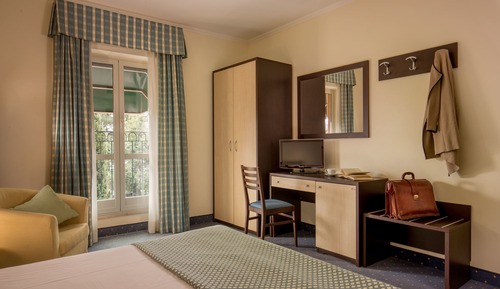Habitación estándar con 1 cama doble o 2 individuales