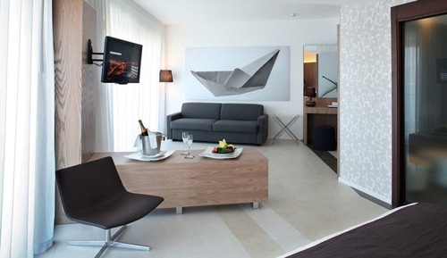 Suite, bañera de hidromasaje, vistas al mar