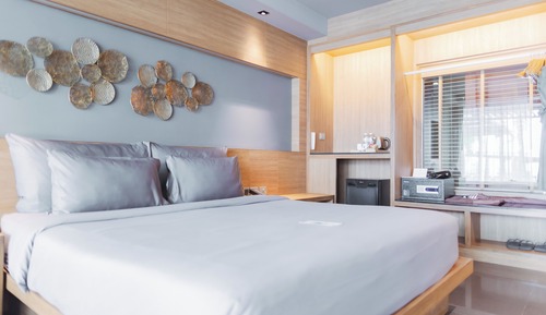Deluxe Sea View Pool Access Room