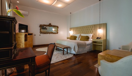 Suite (Bacan)