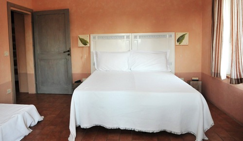 Apartamento Confort, 2 habitaciones, 2 baños, vistas a la colina (ZINIE)