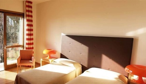 Habitación superior con 1 cama doble o 2 individuales