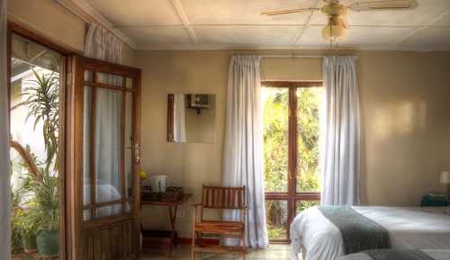 Habitación clásica con 2 camas individuales