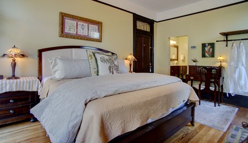 Habitación Premier, 1 cama de matrimonio grande, balcón (Chinaberry Balcony)