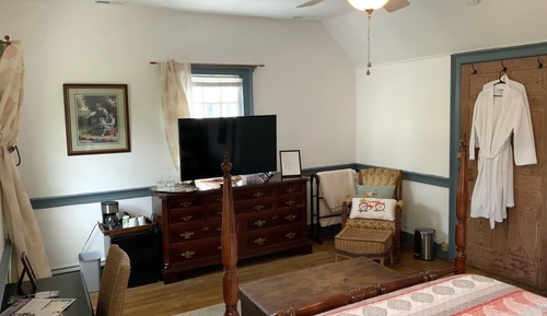  The Trent Room With Shared Bath 