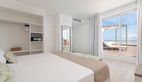 Suite junior, terraza, vistas al mar