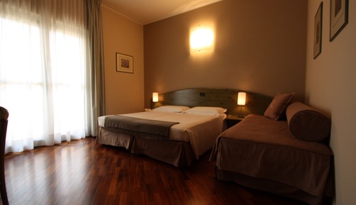 Habitación básica con 1 cama doble o 2 individuales