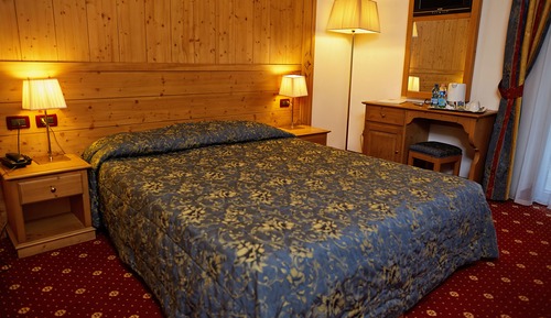 Habitación clásica con 1 cama doble o 2 individuales