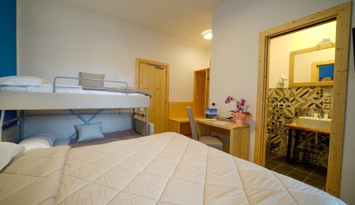 Habitación cuádruple estándar, 1 habitación