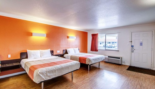 Habitación estándar, 2 camas de matrimonio, accesible para personas con discapacidad, no fumadores