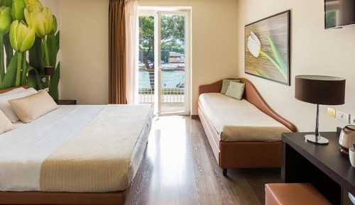 Comfort Triple Room, Balcony