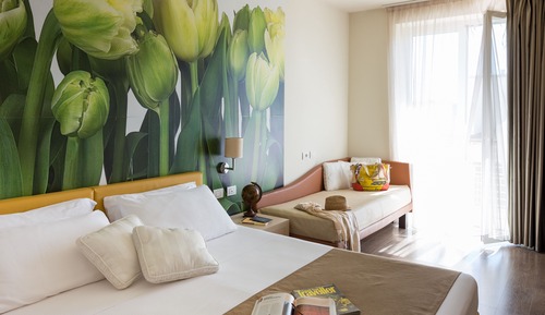 Habitación Confort con 1 cama doble o 2 individuales, balcón