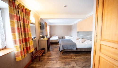 Habitación cuádruple estándar
