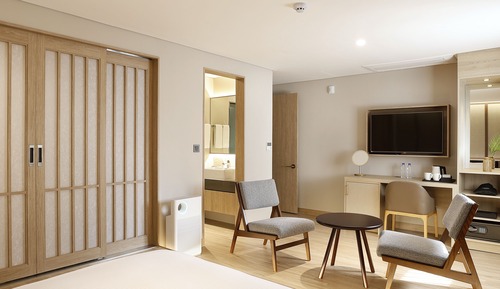 Deluxe Hinoki bath Double - Free Breakfast for 2 (Rice Noodle) Room is larger than most in Busan