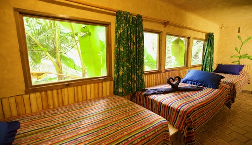 Village Room - 3 Single, 1 King