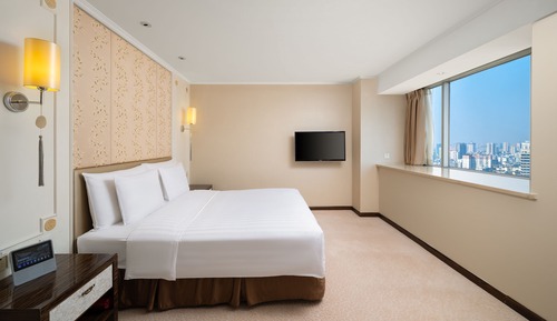 Suite (Dorsett)