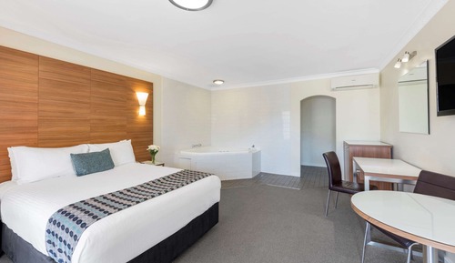 Habitación Deluxe, 1 cama de matrimonio, bañera de hidromasaje
