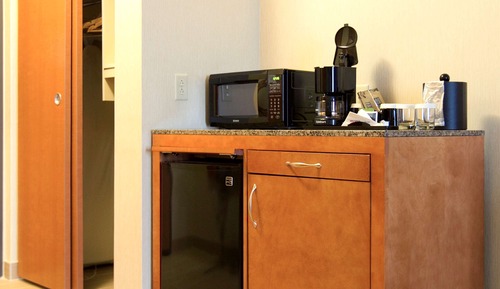 Habitación, 2 camas de matrimonio, accesible para personas con discapacidad (Mobility/Hearing)