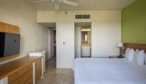 Estudio, 1 cama de matrimonio grande, bañera de hidromasaje
