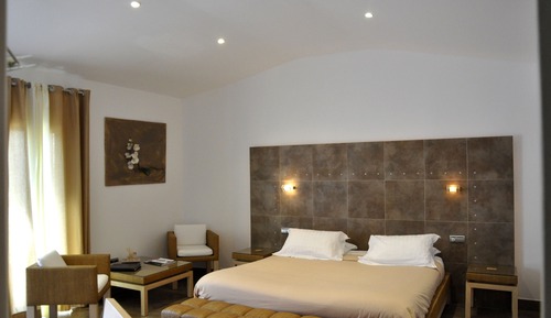 Habitación ejecutiva doble, 1 cama doble, bañera de hidromasaje, vistas parciales al mar