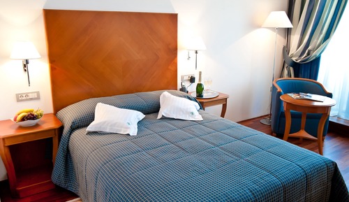 Habitación Deluxe con 1 cama doble o 2 individuales, vistas a la ciudad