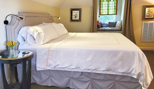 Suite Premium, 1 cama de matrimonio grande, cocina (Turner Loft, 3rd Floor Walk-up)