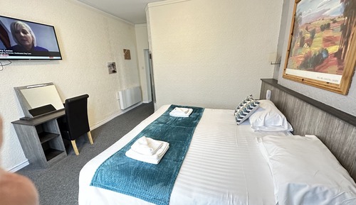 Habitación básica doble, baño privado