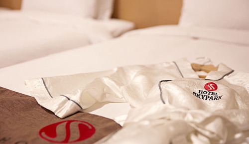 [RTA K-Ramyun PKG] Triple Room (ROOM+ K-Ramyun One-time Ticket (one Daily Ticket each))