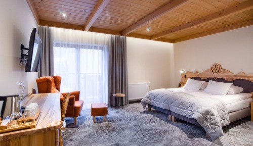 Habitación (2-os. z balkonem osobny budynek)